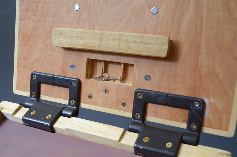 How to Build a Pochade Box Step by step instructions.